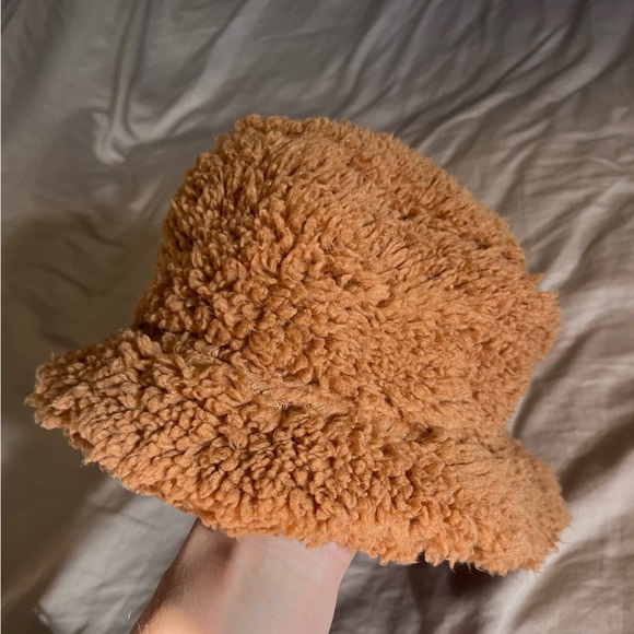 Capo Fuzzy Bucket Hat - Picture 2 of 7